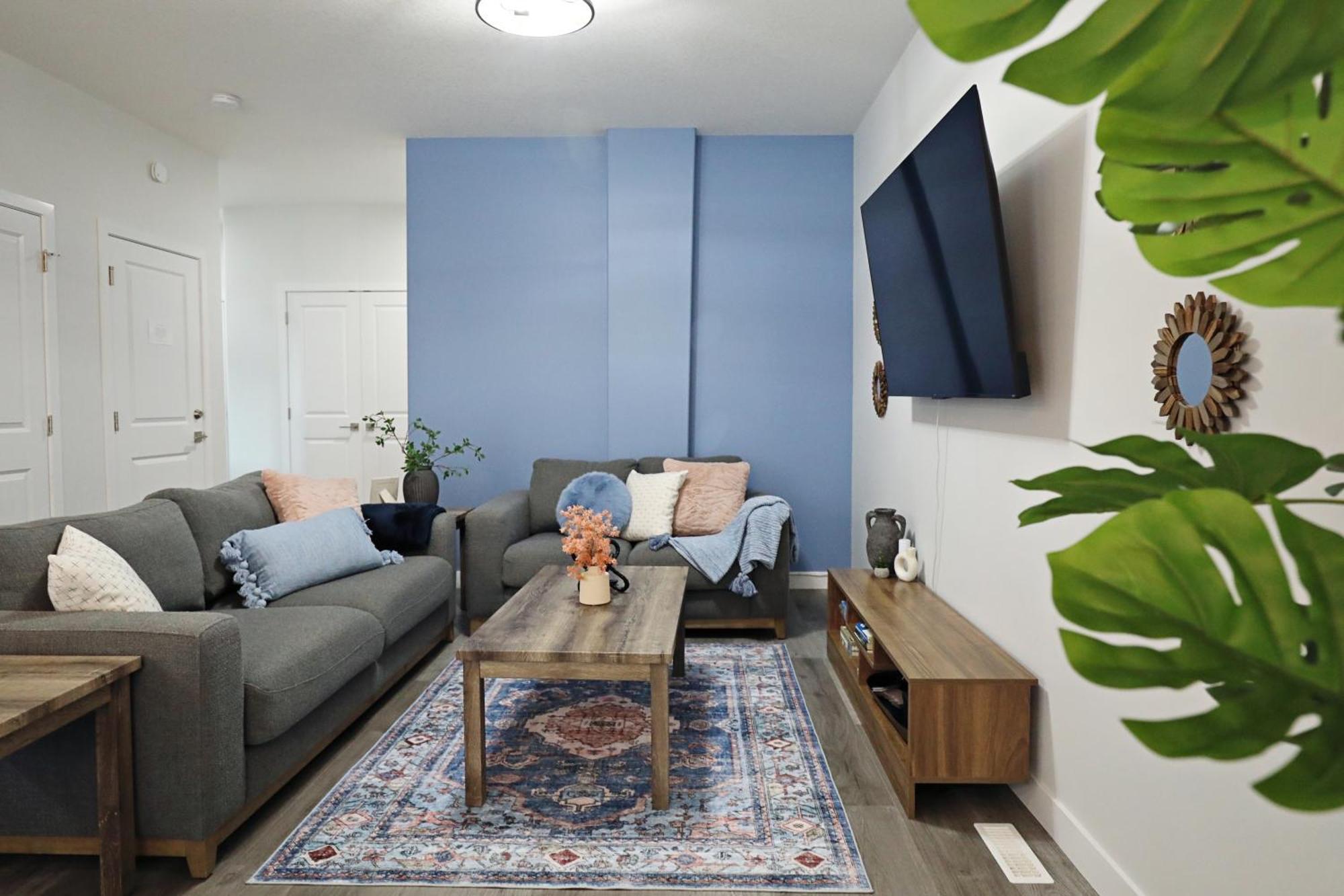 Beautiful Home With 4 King Beds,Airport,Disney+ Έντμοντον Εξωτερικό φωτογραφία