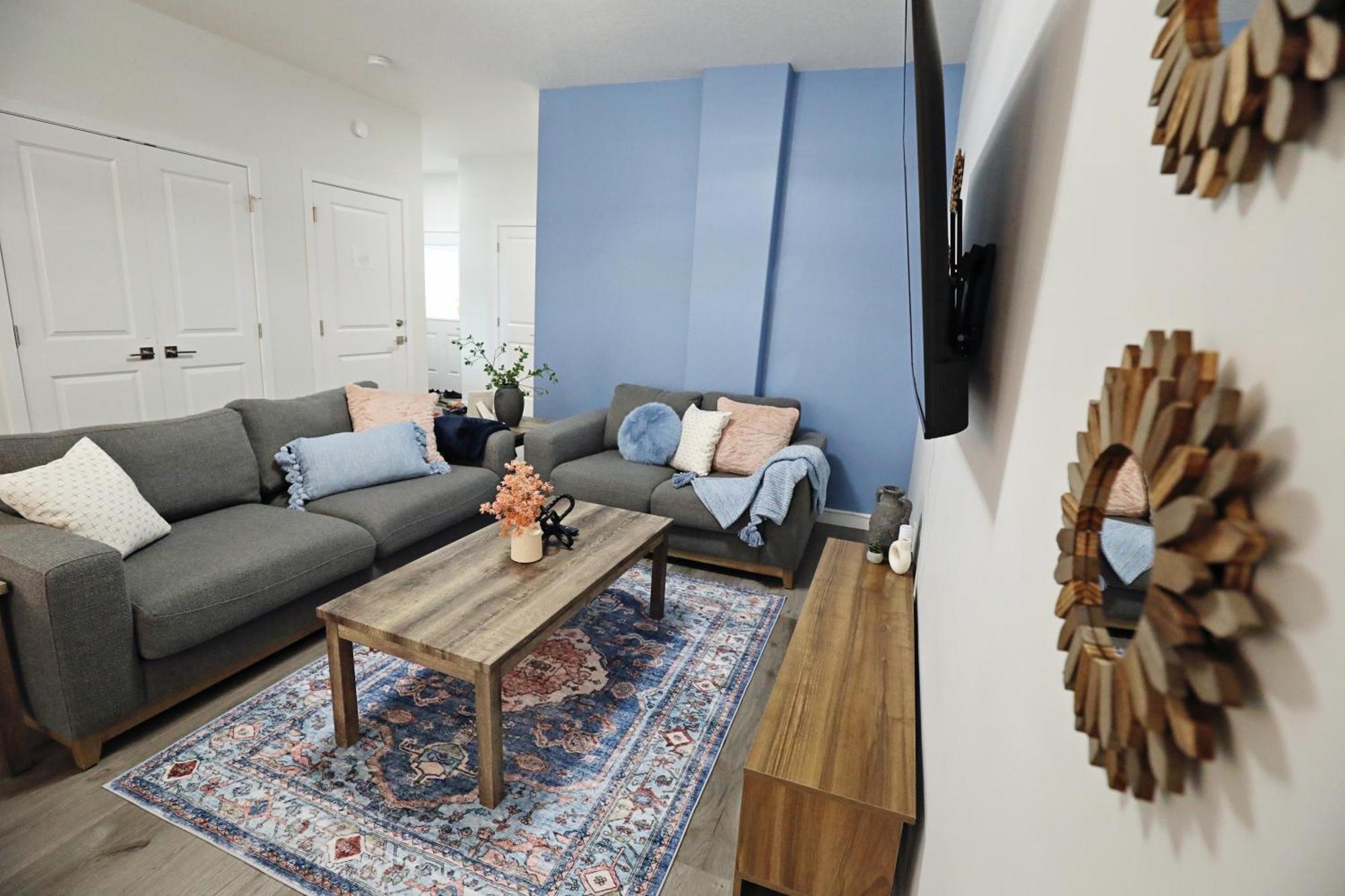 Beautiful Home With 4 King Beds,Airport,Disney+ Έντμοντον Εξωτερικό φωτογραφία