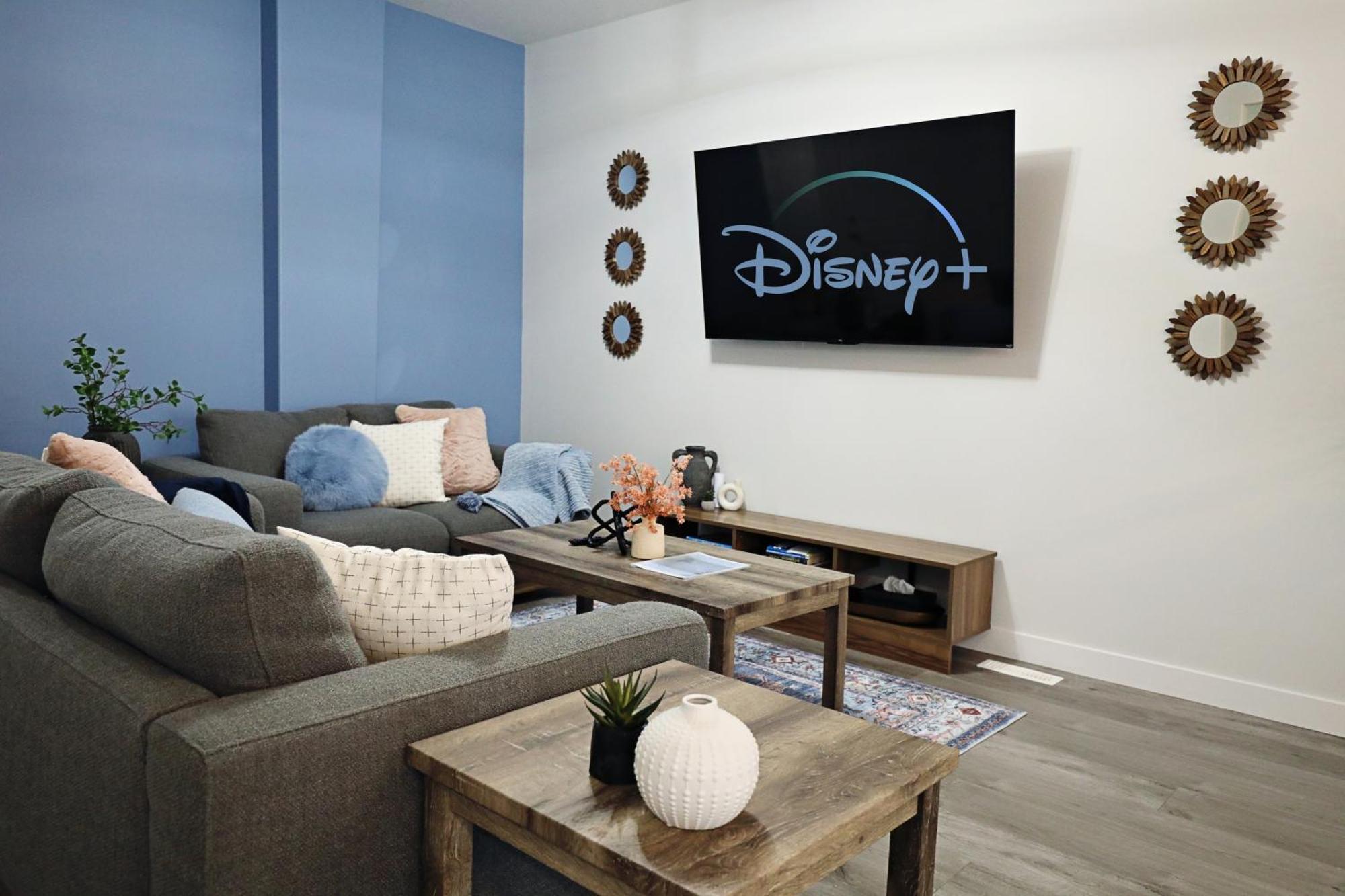 Beautiful Home With 4 King Beds,Airport,Disney+ Έντμοντον Εξωτερικό φωτογραφία