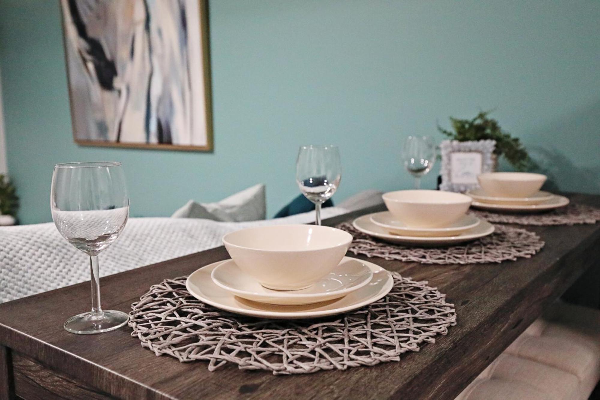 Beautiful Home With 4 King Beds,Airport,Disney+ Έντμοντον Εξωτερικό φωτογραφία