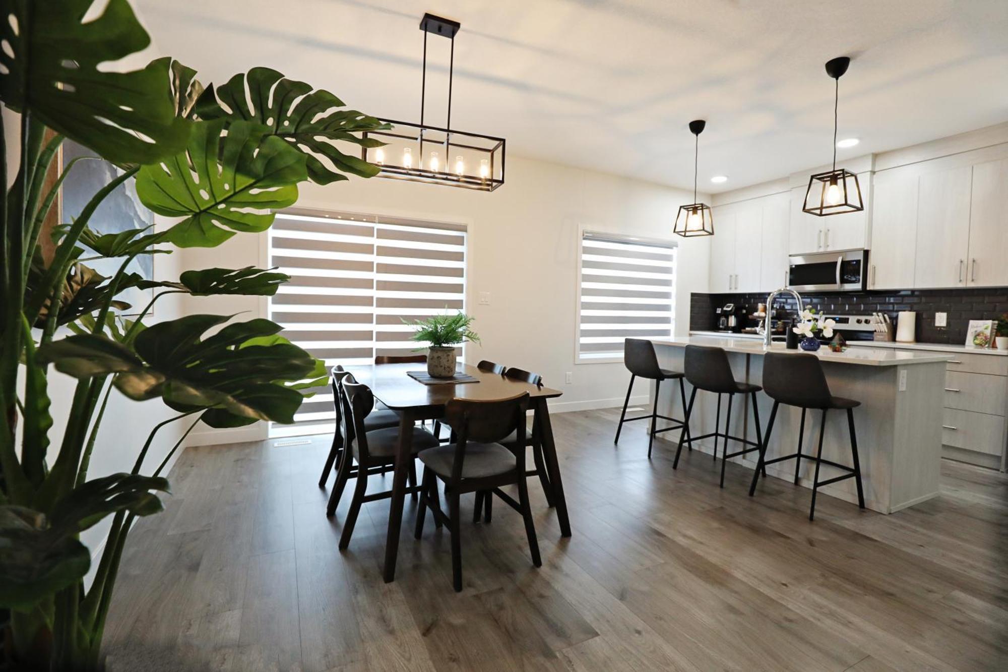 Beautiful Home With 4 King Beds,Airport,Disney+ Έντμοντον Εξωτερικό φωτογραφία